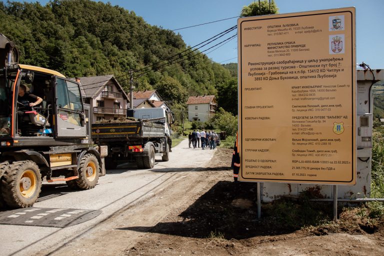 Početak radova na rekonstrukciji Starog puta prema Bajinoj Bašti.
