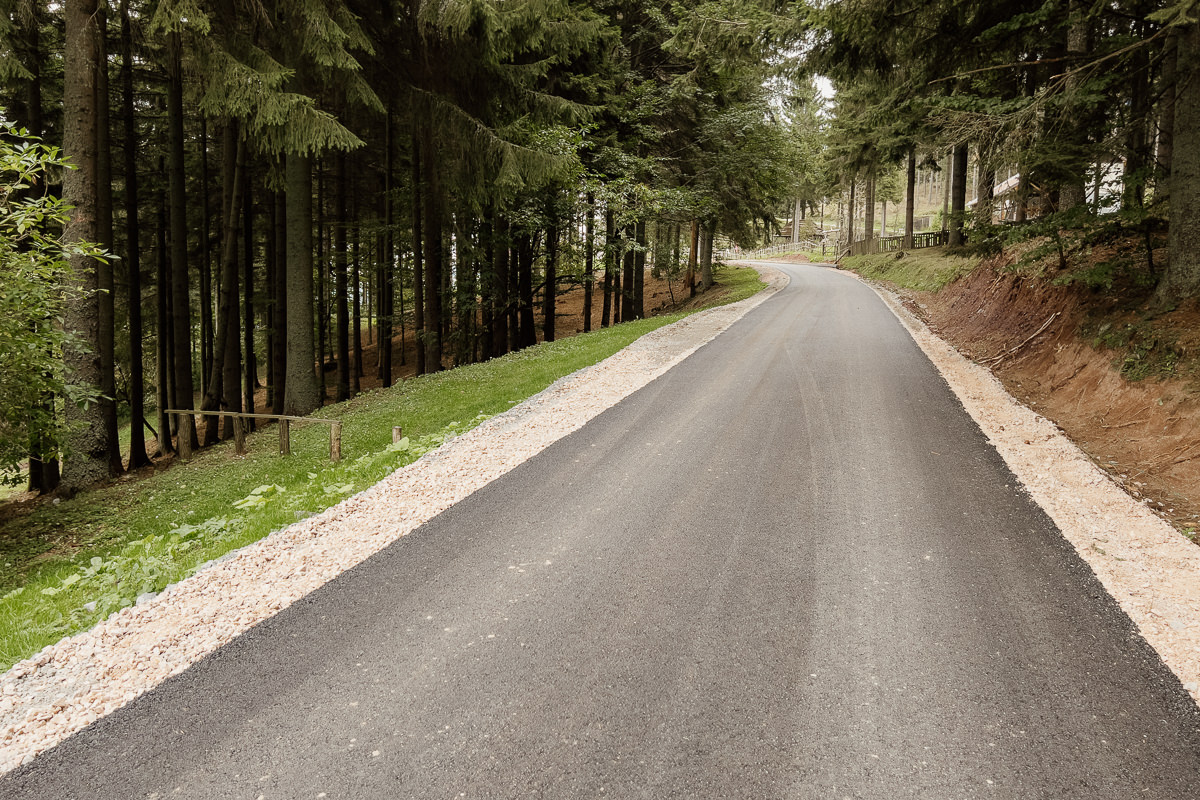 02.10.2023. asfaltiranje puta na Bobiji 11