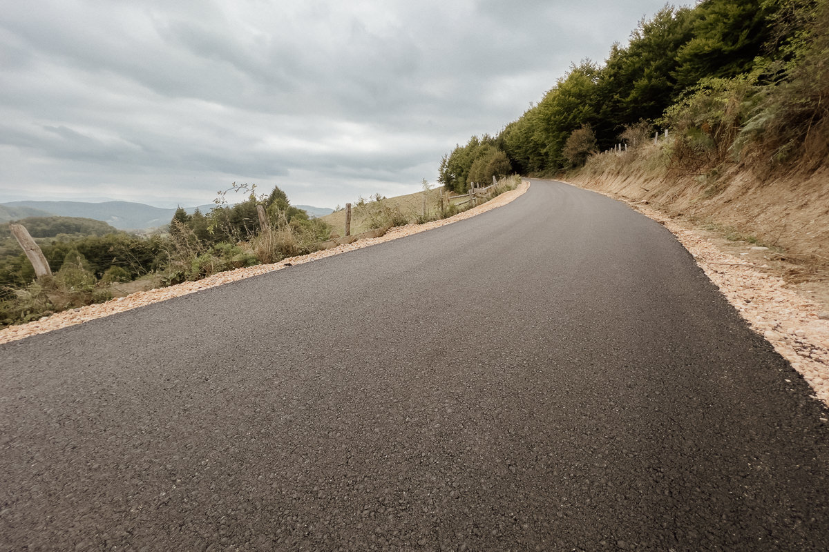 02.10.2023. asfaltiranje puta na Bobiji 16