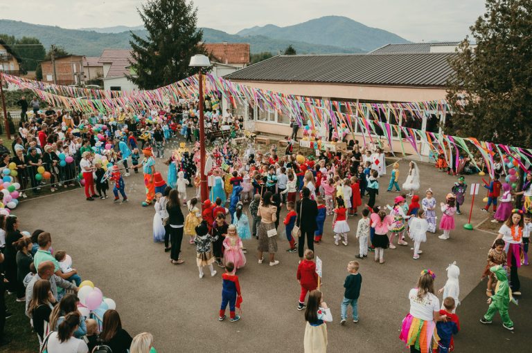 U Predškolskoj ustanovi “Poletarac” priređen je maskenbal u kom su učestvovala deca koja pohađaju ovu ustanovu.