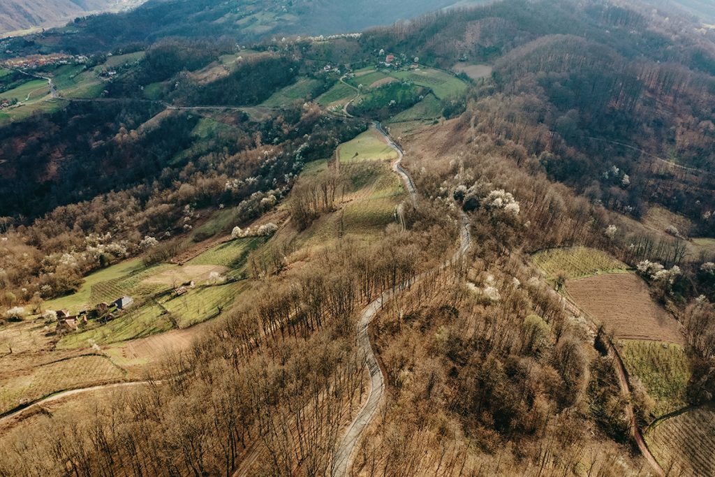 Asfaltiranje puta Alin Grm - Šarampov deo je projekta koji finansira EU.