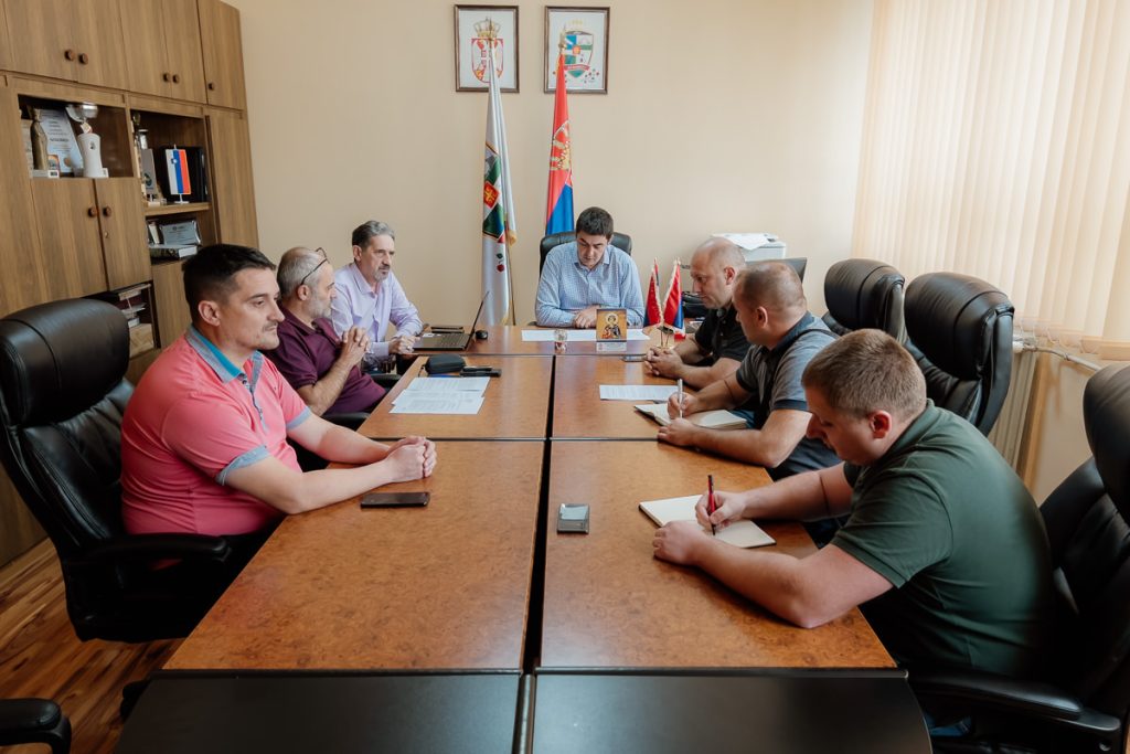 U ponedeljak, 30. oktobra, Vlada Republike Srbije donela je rešenje o imenovanju predsednika i članova Privremenog organa opštine Ljubovija.