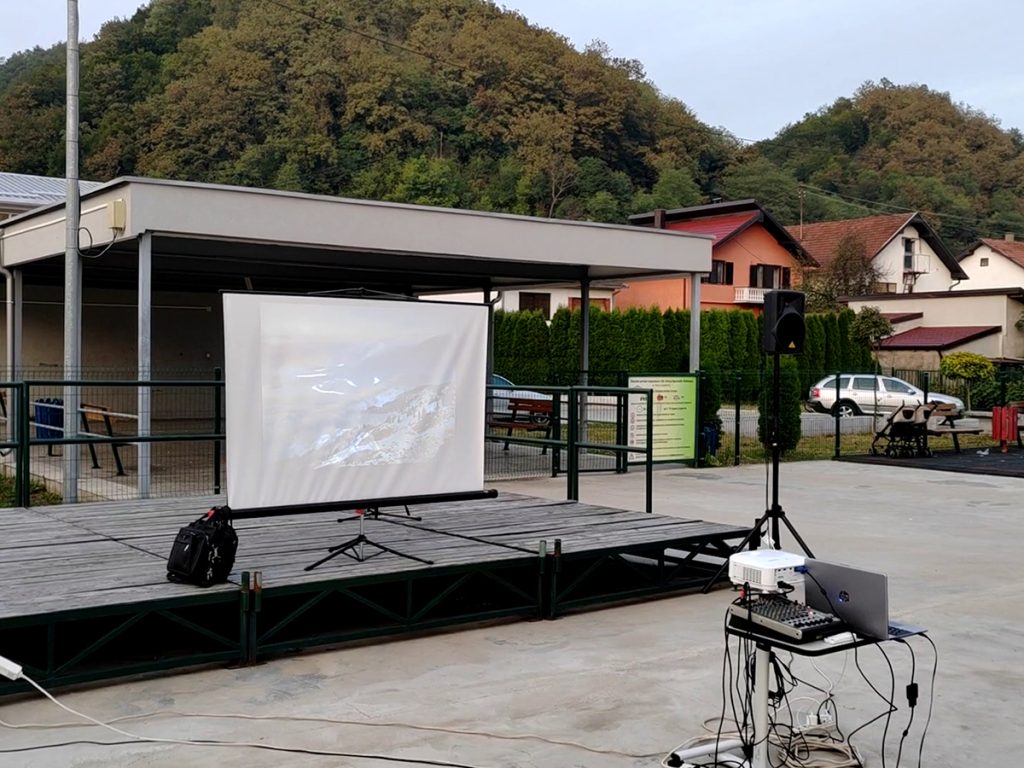 Počele su aktivnosti udruženja građana PELIKAN, u saradnji sa Kancelarijom za mlade Opštine Ljubovija.