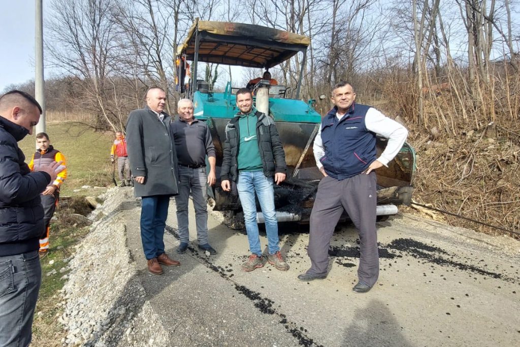 Prethodnih dana završeno je asfaltiranje puta prema Popivićima u selu Skadar u dužini od 1 kilometra.