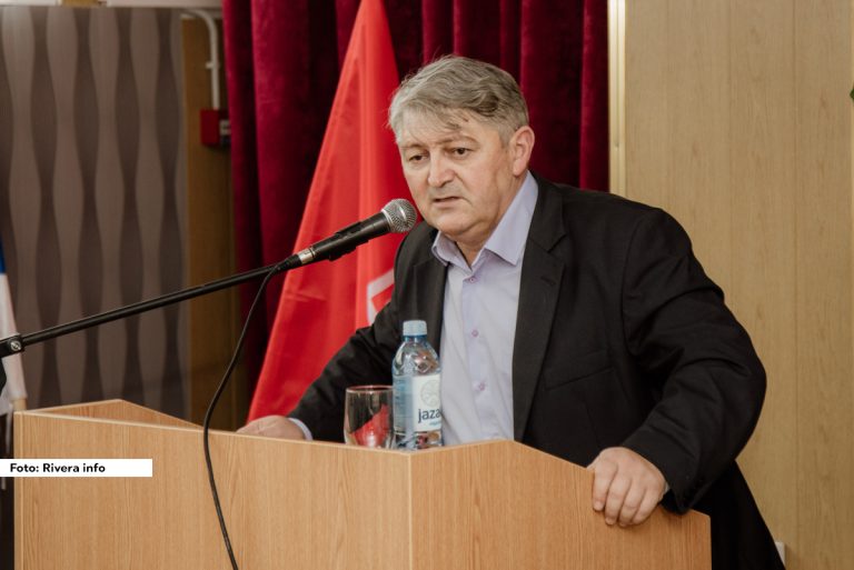 Na konstitutivnoj sednici Skupštine opštine u Malom Zvorniku, koja je održana u četvrtak, Zoran Jevtić, ponovo je dobio poverenje za obavljanje funkcije predsednika Opštine.