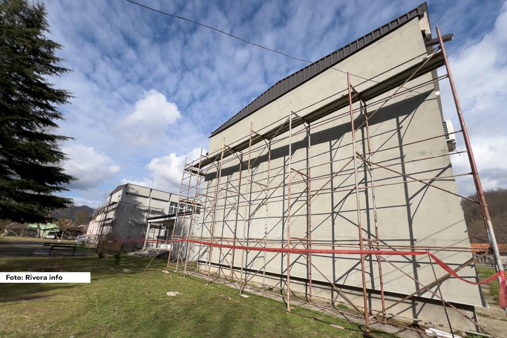 Toplo vreme u februaru omogućilo je nastavak radova na četiri gradilišta u Ljuboviji.