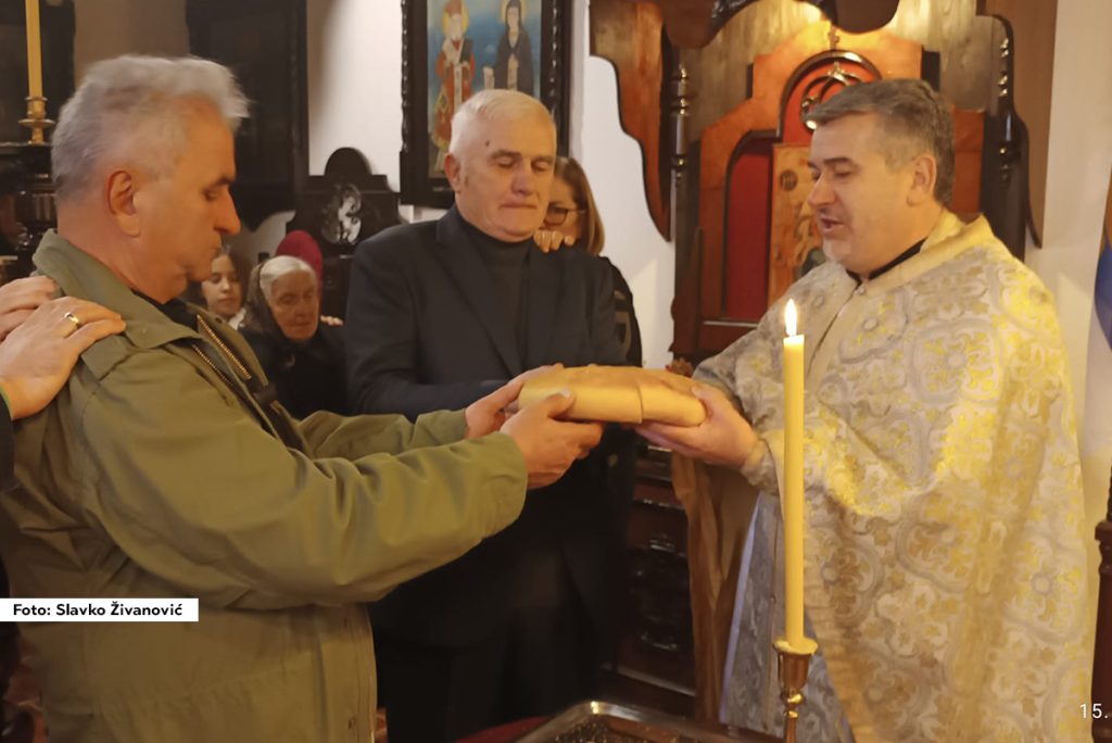 Sretenje Gospodnje slava je Udruženja pčelarskih porodica “Sokolske planine” iz Krupnja. Ovo Udruženje pčelara već četrnaest godina obeležava ovaj praznik u crkvi Uspenja Presvete Bogorodice u Dobrom Potoku.