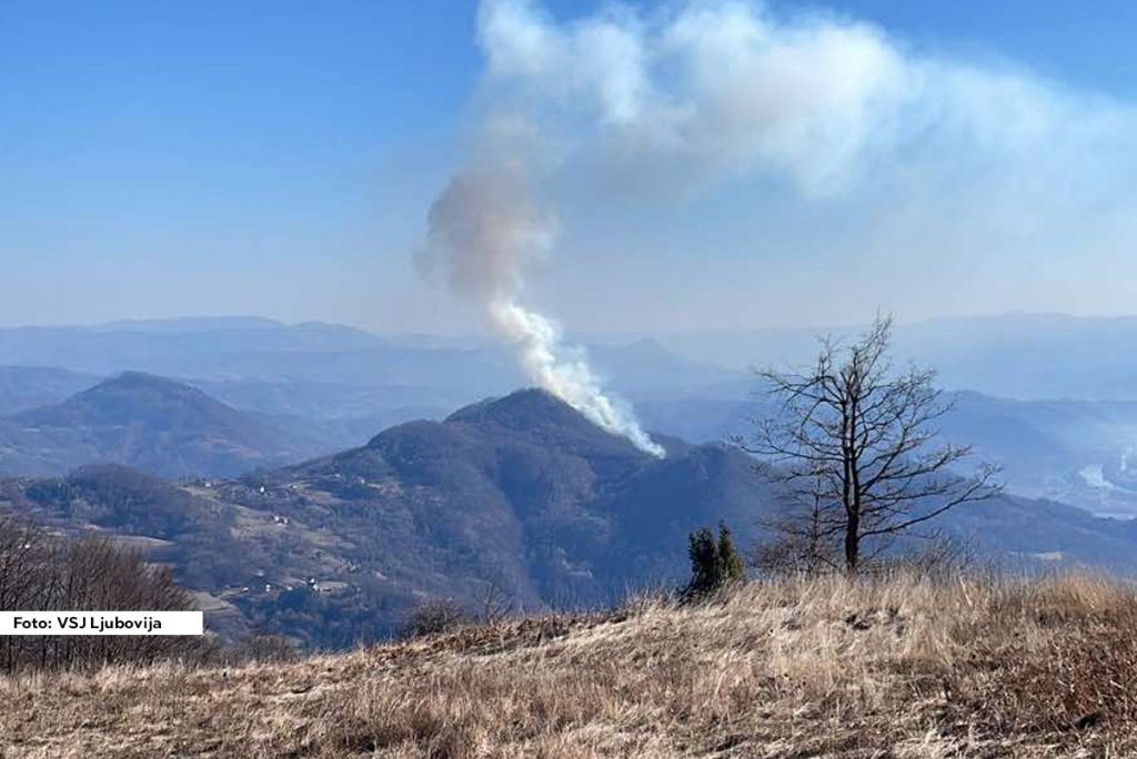U Mesnoj zajednici Selanac, brdo Bodnjik, došlo je do šumskog požara. Požar je zahvatio oko 3 hektara listopadne šume, a izazvan je nepažnjom, odnosno paljenjem biljnih ostataka i smeća u blizini šume.