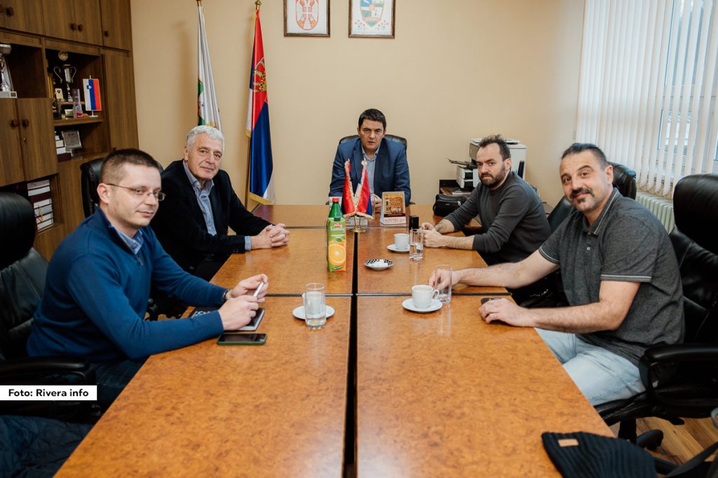 Ideja da se organizuje dečji festival “Bratoljub” na granici dve zemlje rodila se sa ciljem promocije kulture, umetnosti i razumevanja među decom. Festival promoviše saradnju između suseda, slavi prijateljstvo i toleranciju, a fokusira se na umetnost, kulturu i dijalog. Promoteri i aktivni učesnici festivala biće javne ličnosti iz Ljubovije i Bratunca, umetnici, sportisti...