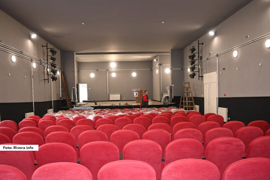 Sredstvima Ministarstva kulture Republike Srbije započeti su radovi na trećoj fazi rekonstrukcije Narodne biblioteke Osečina. Ova faza radova obuhvata izgradnju vodovodne i kanalizacione mreže, spoljne i unutrašnje hidrantske meže kao i mašinske radove na postavljanju grejanja. Radove na biblioteci obišao je predsednik opštine Osečina, Nikola Tomić.