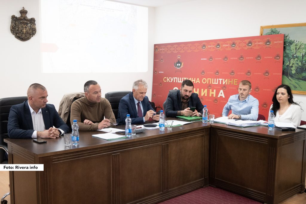 Danas je u opštini Osečina održana druga vanredna sednica Skupštine Regionalnog centra za upravljanje otpadom „Eko-Tamnava“ doo Ub. Na sednici su prisustvovali svi članovi Skupštine iz 11 lokalnih samouprava potpisnica Sporazuma o formiranju regionalnog centra.