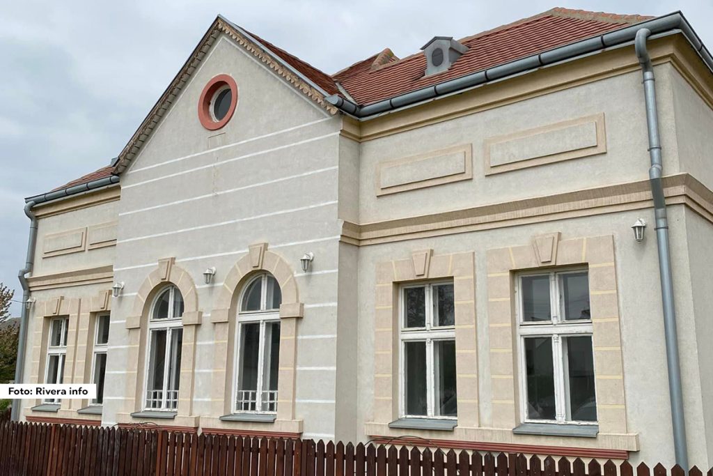 Opština Bogatić postaje bogatija za još jednu ustanovu kulture - Muzej Mačve i Semberije, u Badovincima, zahvaljujući dobročinstvu gospođe Mire Pavlović, udovice Slobodana Pavlovića. U sredu je u prostorijama SO Bogatić upriličen prijem za gospodina Rada Jovanovića, direktora kompanije “Drina River” i umetnika Stojana Aničića Okija, koji se sve ove godine starao o objektu i tokom deset godina organizovao likovnu koloniju simbolično nazvanu “Most”.