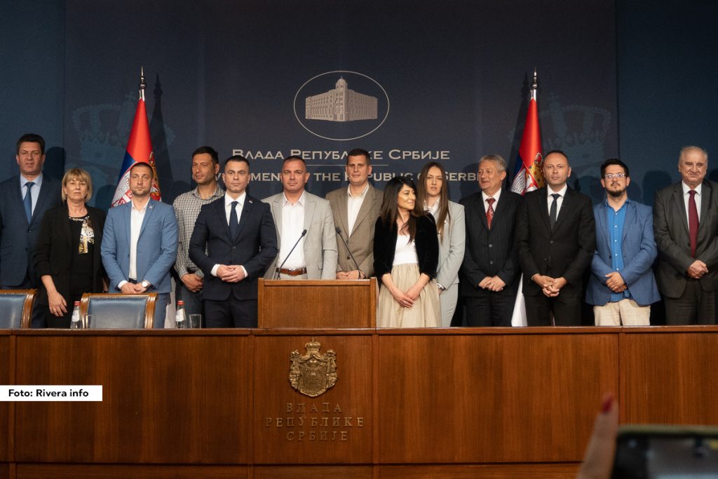 Danas je u Vladi Republike Srbije, predsednik opštine Osečina, Nikola Tomić sa ministrom zaduženim za koordinaciju aktivnosti i mera u oblasti odnosa sa dijasporom, Đorđem Milićevićem, potpisao Ugovor za organizaciju tematskog letnjeg kampa za mlade iz dijaspore i regiona.