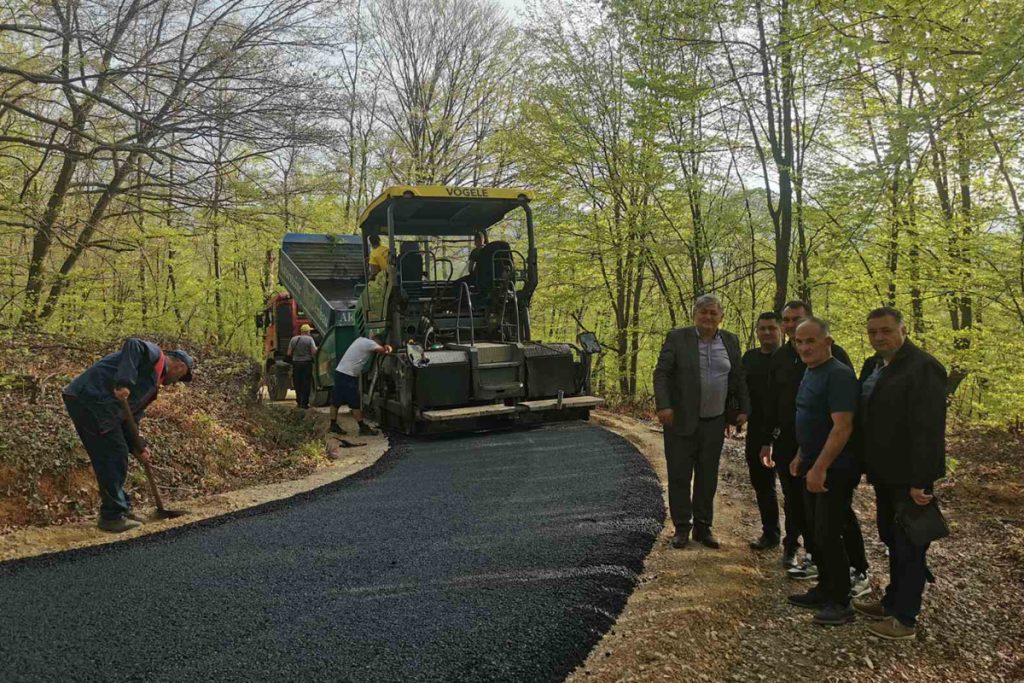 nastavljeno asfaltiranje puteva u Malom Zvorniku 02