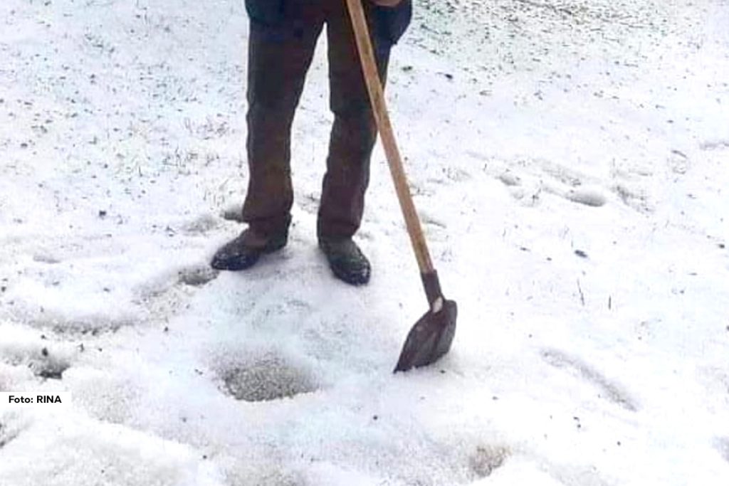 Prava apokalipsa zadesila je sela ivanjičke opštine kada se tokom popodnevnih sati na njihovu teritoriju pao grad. Poljoprivrednici su pretrpeli ogromne gubitke, a najkritičnija situacija je u selima Erčege, Kovilje i Vučak.