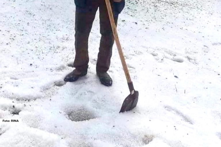Prava apokalipsa zadesila je sela ivanjičke opštine kada se tokom popodnevnih sati na njihovu teritoriju pao grad. Poljoprivrednici su pretrpeli ogromne gubitke, a najkritičnija situacija je u selima Erčege, Kovilje i Vučak.