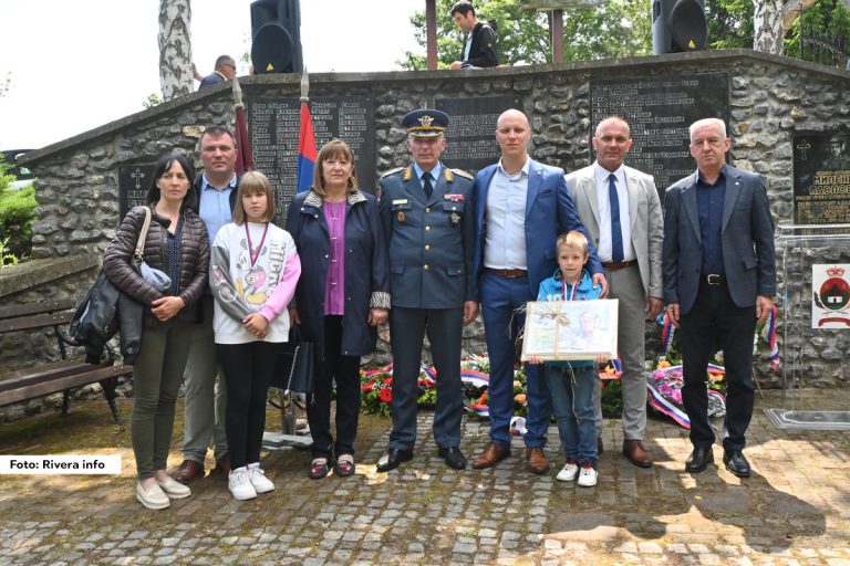 "Dan sećanja" kojim je ove godine obeleženo 25 godina od herojske pogibije Pilota Milenka Pavlovića, održan je ovog vikenda u Opštini Osečina.