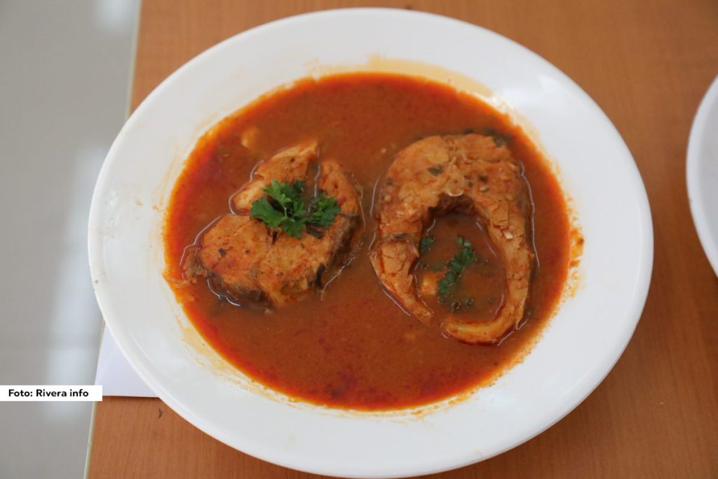 U Ljuboviji se uvek dobro jelo, a ljubitelji hrane danas su imali razlog više da posete Azbukovicu gde je održan 15. po redu Gastro festival. Pored sve veće turističke ponude ovog kraja, seoskog turizma, reke Drine, vrhova Bobije, kanjona Trešnjice, manastira i crkava, posebno se izdvaja manifestacioni turizam. Najveći događaj u Ljuboviji je Drinska regata, a druga po veličini manifestacija jeste Gastro festival, koji se održava druge subote maja.