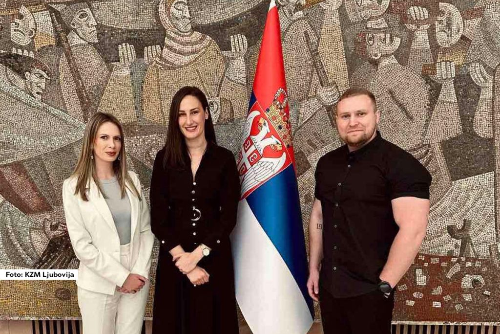 Kancelarija za mlade u Ljuboviji dobila je na konkursu od Ministarstva turizma i omladine 1.300.000 dinara za projekat “Unapređenje prostornih kapaciteta radi stvaranja boljih uslova za sprovođenje omladinske politike”.