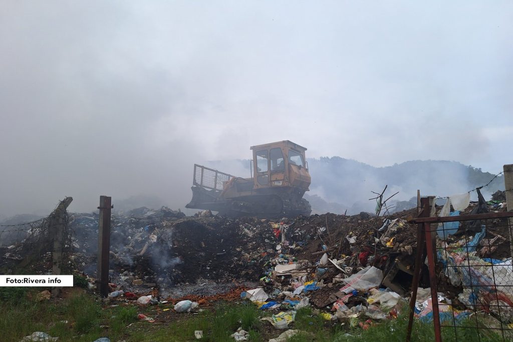 Danas, 18.05.2024. godine u 14:20 min Vatrogasno spasilačko odeljenje u Osečini dobilo je dojavu o pojavi požara na nesanitarnoj deponiji u Belotiću, Opština Osečina.