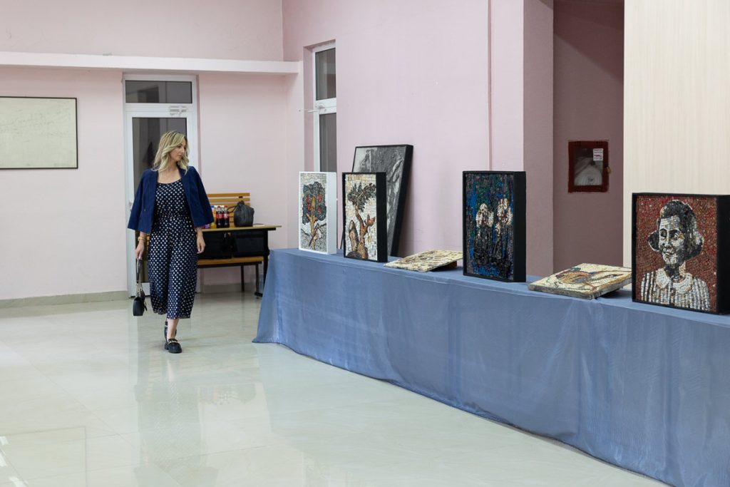 02.06.2024. izlozba mozaika i poetsko muzicko vece 3