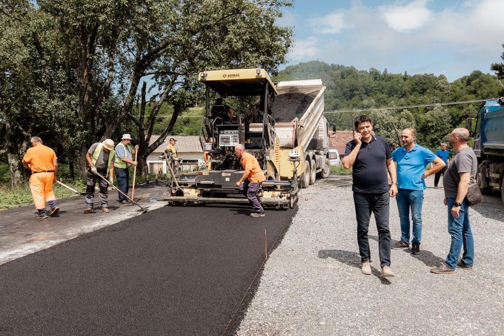 13.06.2024. Lukica brdo asfaltiranje igralista 5
