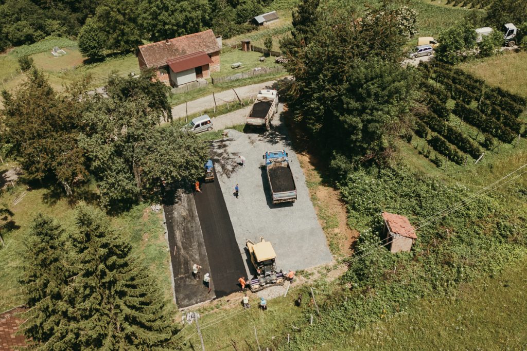 13.06.2024. Lukica brdo asfaltiranje igralista dron 11