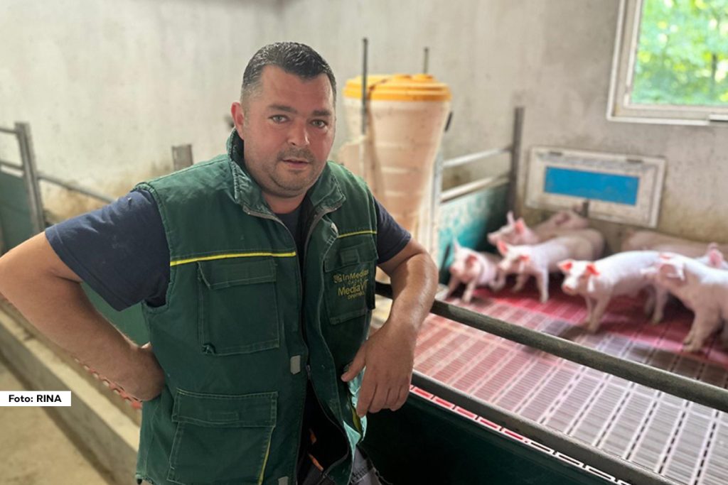Da naša zemlja ide u korak s vremenom dokaz je i nova mobilna aplikacija za tovljenje svinja, preko koje će uzgajivači moći da tove svoje životinje. Nova platfofrma će omogućiti fizičkim licima da kupe i utove prase na bilo kom poljprivrednom gazdinstvu u Srbiji, kako bi se konzumiralo meso proverenog kvaliteta. Na osnovu željene kilaže algoritam će proračunavati potrošnju hrane i hranidbene dane.