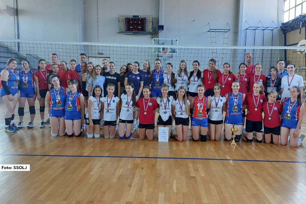 U organizaciji sportskog udruženja ,,Libero 015” i uz podršku Sportskog saveza opštine Ljubovija, dana 06.07.2024.godine u hali SŠ ,,Vuk Karadžić” u Ljuboviji održan je turnir u odbojci povodom ,,Drinske regate”. Učešće na ovogodišnjem turniru uzele su četiri ekipe.