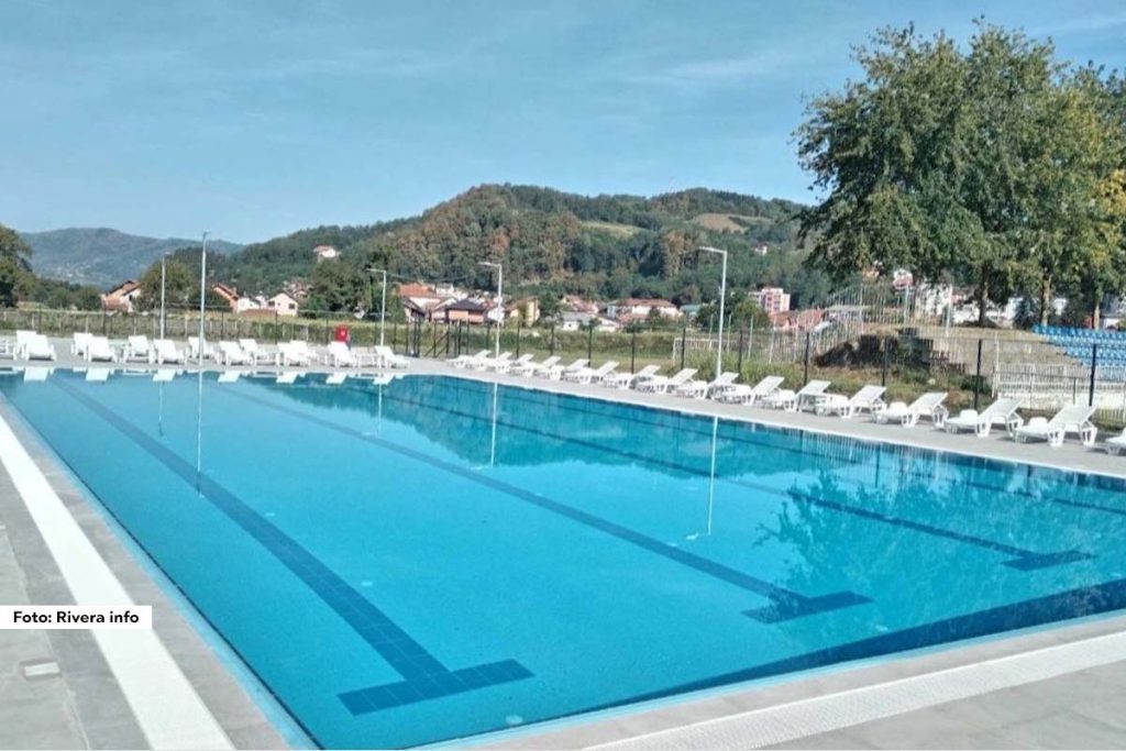 Od sutra, u subotu, gradski bazen u Ljuboviji biće otvoren za građane, a radno vreme bazena biće od 10 do 18 časova. Ulaz će biti besplatan za sve posetioce, a bazen će biti otvoren do 1. septembra 2024. godine.