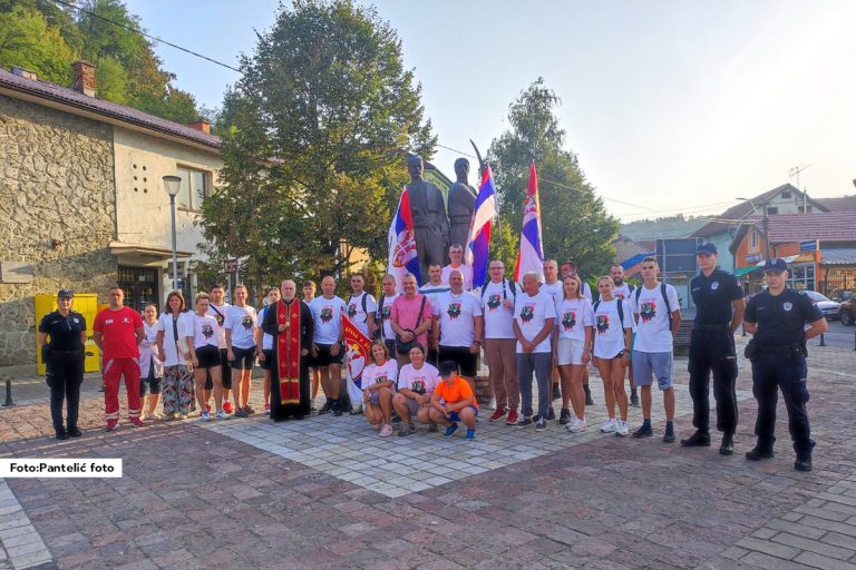 U čast slavnih heroja koji su živote dali i izvojevali slavnu Cersku bitku u Prvom svetskom ratu, građani opštine Osečina, juče su se organizovali i drugu godinu za redom, putevima drinske divizije uputili ka Tekerišu.