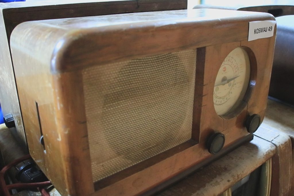 17266682721602071667uzice drnarevici kolekcija radio prijemnika fotorina4
