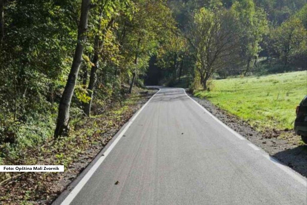 Nakon više od pet decenija čekanja, završena je rekonstrukcija puta u Donjoj Borini, čija dužina iznosi 4,2 kilometra. Ovaj put koji prolazi kroz područje sa oko 500 domaćinstava, sada je potpuno obnovljen zahvaljujući investiciji vrednoj 75.000.000 dinara.