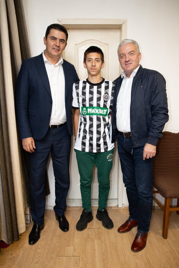 28.10.2024. Zvezdin dres za decaka u Velikom Majdanu 9