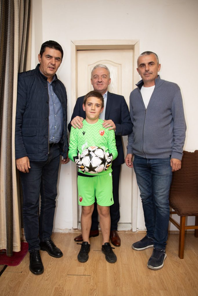Zvezdin dres za decaka u Velikom Majdanu 17