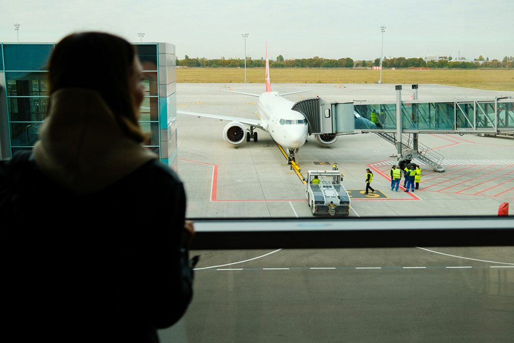 avion cekao otvaranje aerodroma 02