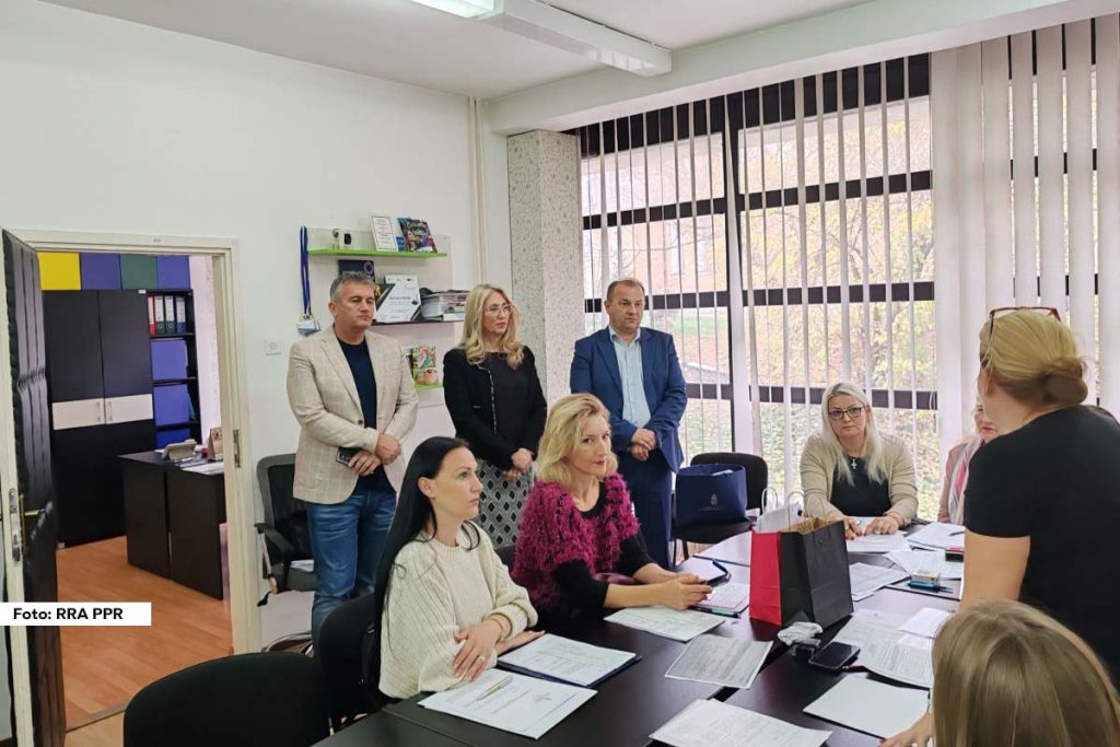 14  preduzetnica iz Mačvanskog i Kolubarskog regiona u Regionalnoj razvojnoj agenciji Podrinja Podgorine i Rađevine potpisale su Ugovor o dodeli bespovratnih sredstava na osnovu programa podrške razvoju preduzetništva žena na selu u 2024. godini sa Ministarstvom Privrede Republike Srbije.