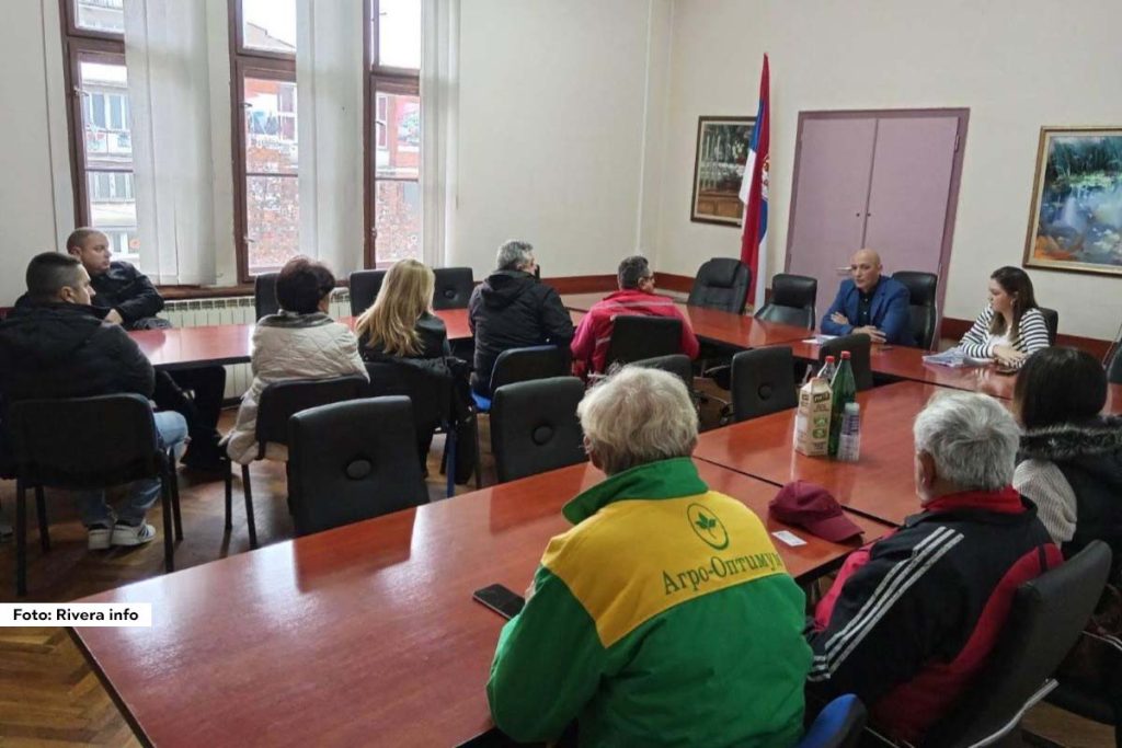 Opština Bogatić nastavila je praksu sufinansiranja energetske sanacije stambenih objekata, potpisivanjem 26 ugovora o energetskoj efikasnosti za tekuću godinu. Projekat je realizovan u saradnji sa Ministarstvom rudarstva i energetike, a ukupno je izdvojeno 6.250.000 dinara iz budžeta za ovu namenu.