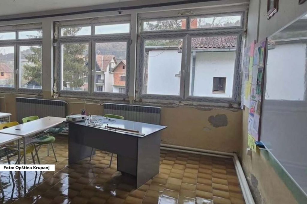Osnovna škola u Krasavi, opština Krupanj, nedavno je završila projekat zamene stolarije, zahvaljujući sredstvima koja su obezbeđena putem Ministarstva pravde, uz značajnu podršku lokalne samouprave.
