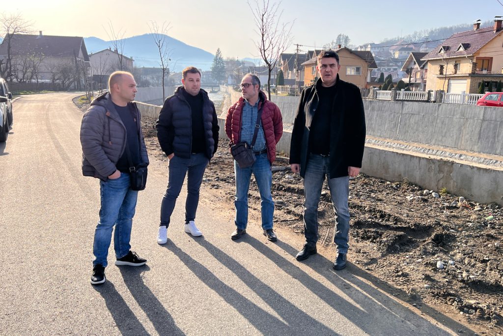 ozelenjavanje javnih povrsina u Ljuboviji Rivera info 03