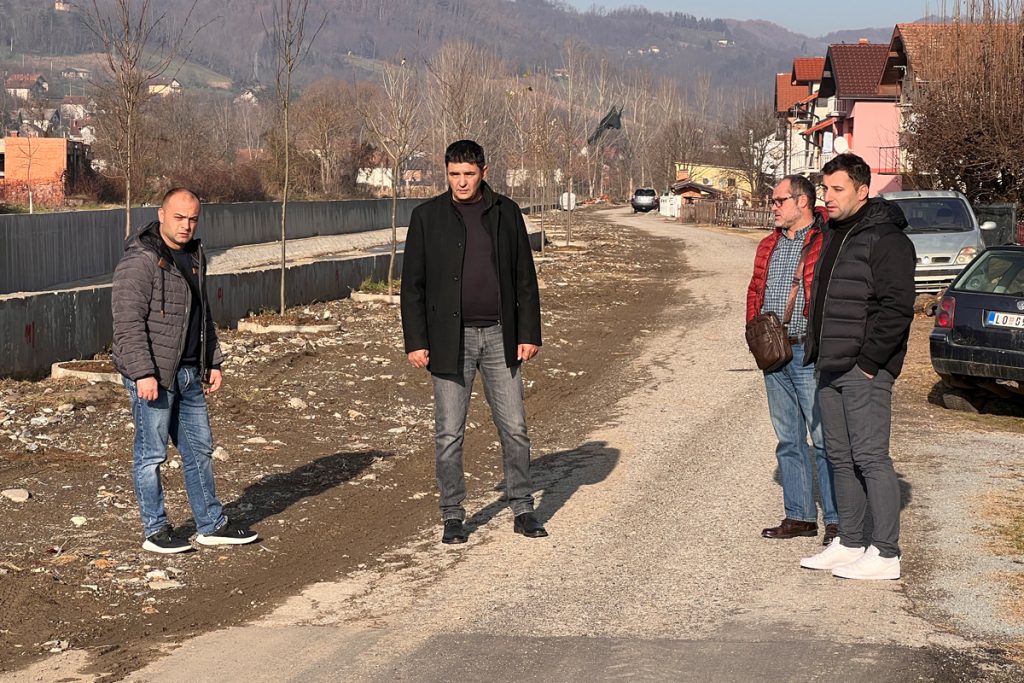 ozelenjavanje javnih povrsina u Ljuboviji Rivera info 04