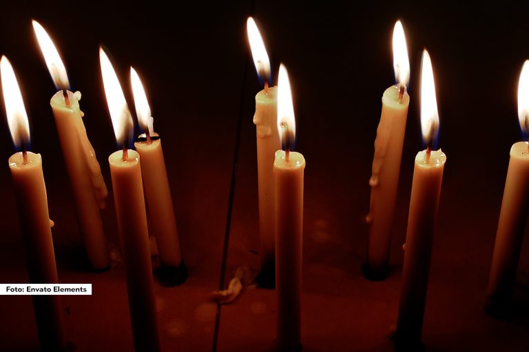 Vlada Srbije proglasila je Danom žalosti subotu, 2. novembar 2024. godine, povodom stradanja 14 građana u Novom Sadu, zbog urušavanja konstrukcije železničke stanice, navodi se u Odluci koju je potpisao premijer Miloš Vučević. U Novom Sadu proglašena je trodnevna žalost.