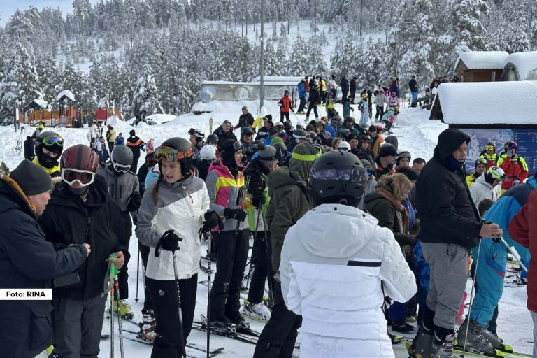 Zlatibor je u decembru prošle godine bio najposećenija planina u Srbiji sa 34.950 gostiju, ostavljajući Kopaonik daleko iza sa 19.169 poseta.