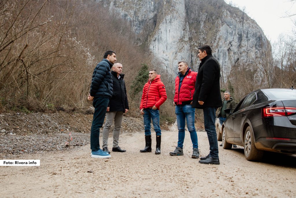 Da putevi spajaju ljude pravi pokazatelj je put do Orovice koji spaja tri lokalne samouprave- Ljuboviju, Osečinu i Valjevo.