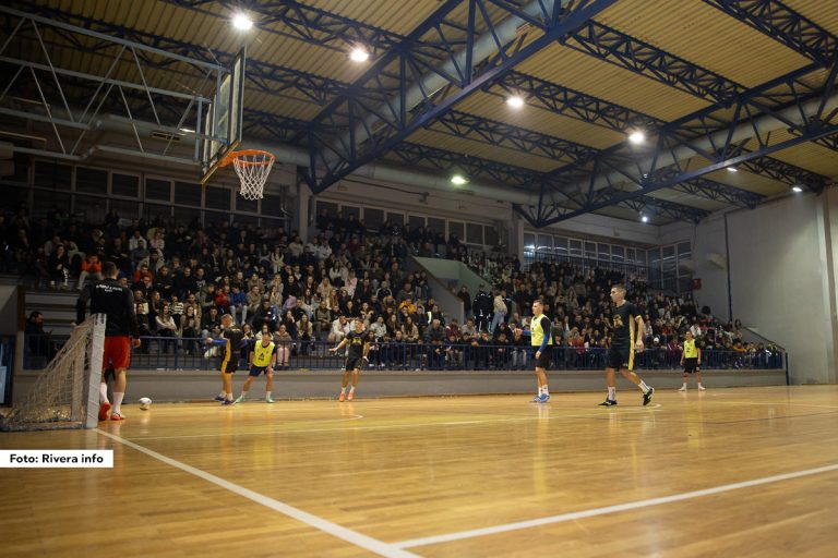 Nakon dvanaest dana i više od 150 odigranih utakmica, završen je 23. po redu Novogodišnji turnir u malom fudbalu. Turnir, koji su ove godine zajednički organizovali fudbalski klub „Drina“ i sportsko udruženje „Selanac“, okupio je 73 ekipe u sedam uzrasnih kategorija.