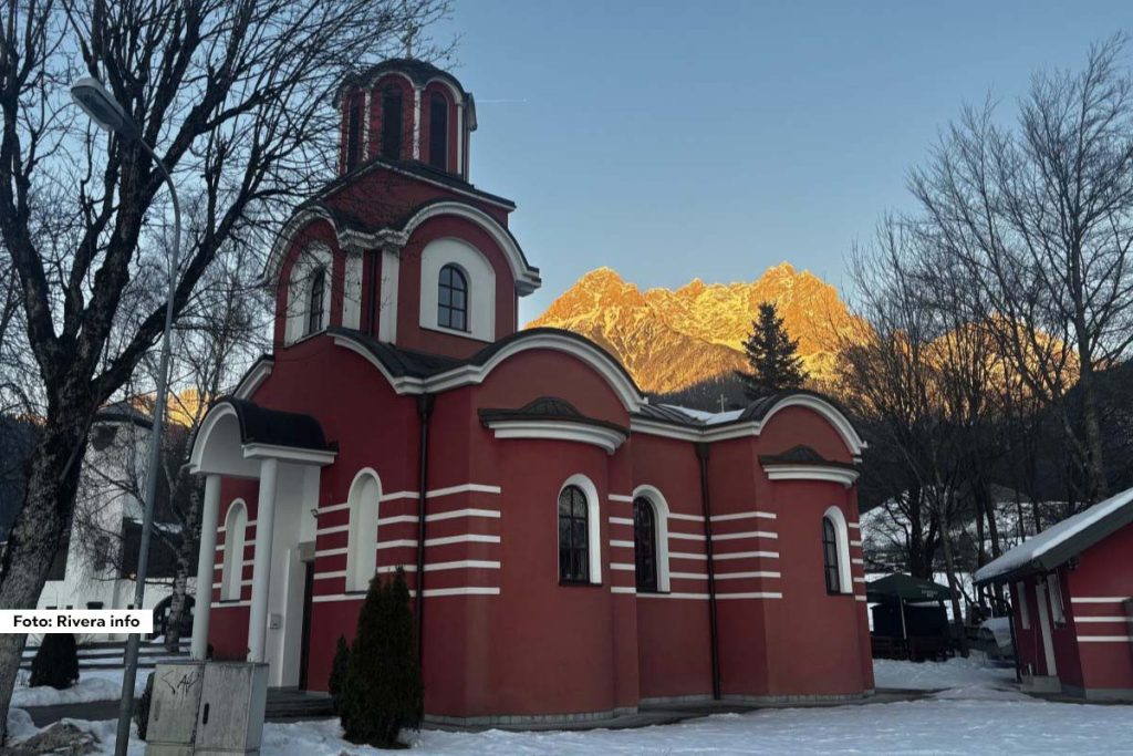 U mestu Salfelden, smeštenom u prelepom planinskom regionu Alpa, nalazi se jedan od najvažnijih duhovnih centara za srpsku zajednicu u Austriji – Srpska pravoslavna crkva Sabora svih srpskih svetitelja.