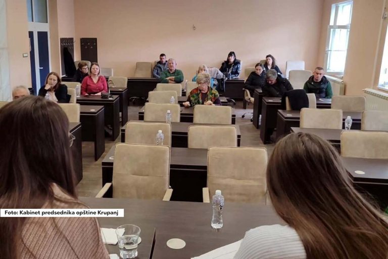 U Velikoj sali Opštine Krupanj održan je sastanak predstavnika udruženja građana, na kom su razmatrani planovi i prioriteti za naredni period. Cilj sastanka bio je da se predstave mogućnosti za podršku lokalnim inicijativama, kao i da se razmotre potrebe i izazovi sa kojima se udruženja susreću.