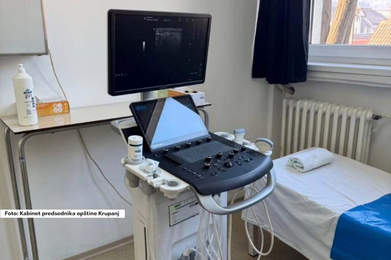 Dom zdravlja Krupanj dobio je donaciju najsavremenijeg ultrazvučnog aparata od Ministarstva zdravlja. Ovaj uređaj koristiće se za dijagnostiku abdomena, urotrakta, štitaste žlezde i srca. Nabavkom novog aparata značajno će se unaprediti kvalitet zdravstvenih usluga u ovoj ustanovi.