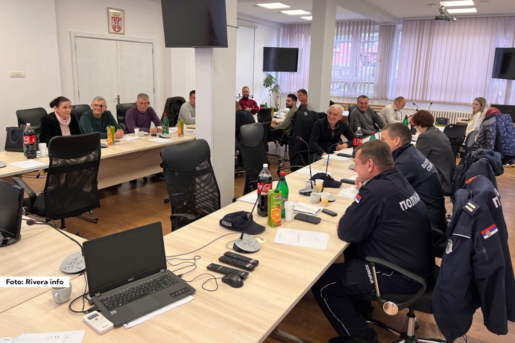 Opština Ljubovija i Štab za vanredne situacije obeležili su Svetski dan civilne zaštite na svečanoj sednici koja je održana u petak u zgradi Opštinske uprave. Sednicu je sazvao komandant Štaba Milan Jovanović, a na dnevnom redu bila je analiza postignutog stepena razvoja i organizovanosti sistema zaštite i spasavanja u opštini Ljubovija i pripremljenosti za reagovanje u vanrednim situacijama.