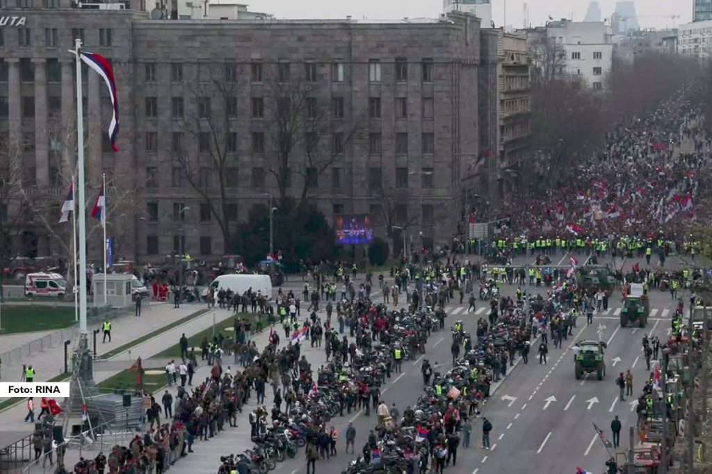 Veliki protest na koji su pozvali studenti u blokadi održava se danas u Beogradu, sa početkom u 16 časova ispred Narodne skupštine.